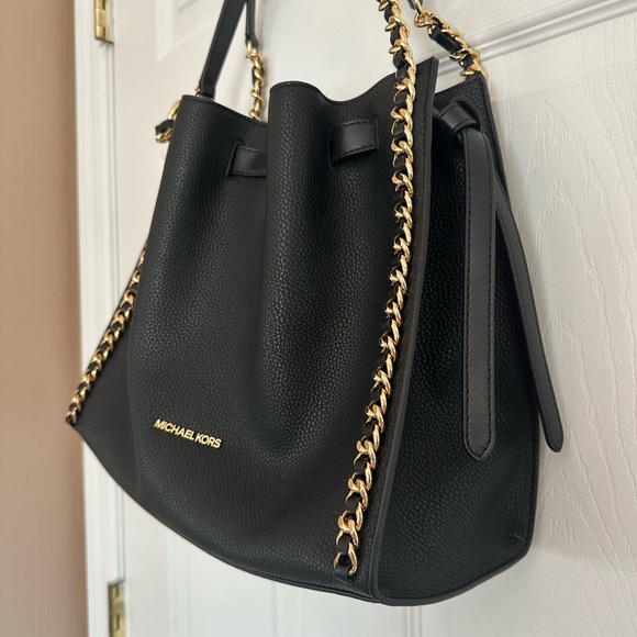 Michael Kors Mina Large Chain Shoulder Bag - Picture 2 of 3